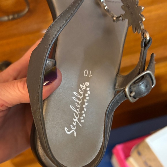 Seychelles Black Sandals with Floral Accents - Picture 5 of 7